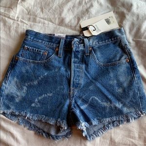 High rise Levi’s denim shorts